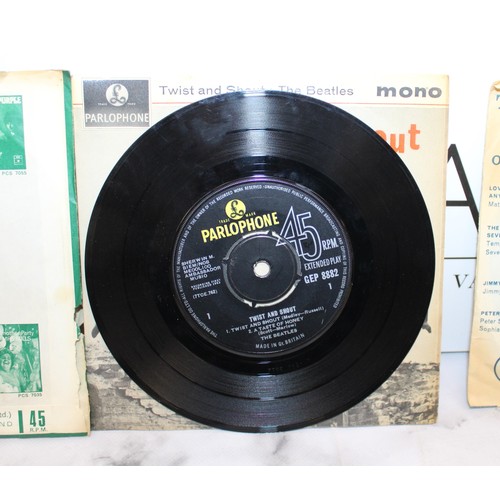 253 - 4 x BEATLES 45 Vinyl Records Inc-Strawberry Fields Forever & Penny Lane/She Loves You & I'll Get You... 