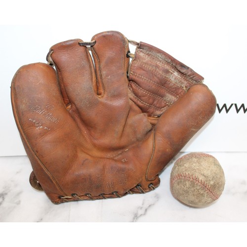 687 - Stamped 1947 WILSON Made In USA Baseball Glove With Ball