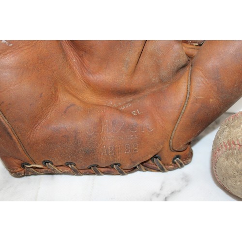 687 - Stamped 1947 WILSON Made In USA Baseball Glove With Ball