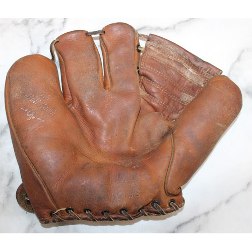 687 - Stamped 1947 WILSON Made In USA Baseball Glove With Ball