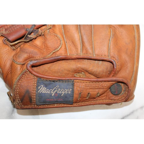 688 - Vintage MACGREGOR MADE IN USA Baseball Glove with 2 x Balls