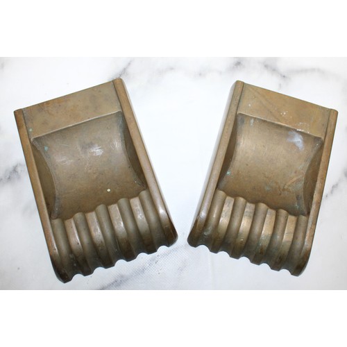 25 - 2 x Bronze Art Deco Ashtrays Length 14cm