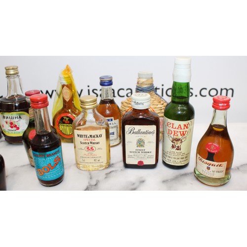 274 - A Quantity Of Collectable Mixed Alcohol Miniatures
COLLECTION ONLY