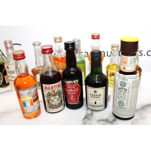 275 - A Quantity Of Collectable Mixed Alcohol Miniatures
COLLECTION ONLY