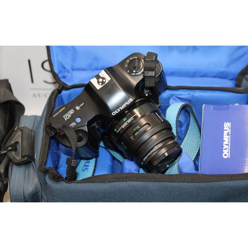 245 - A Quantity Of Cameras/MINOLTA/OLYMPUS And Equipment Binoculars Etc All Untested
In Large Duffel Bag