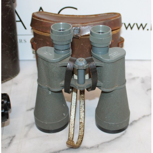 246 - 4 x Binoculars Two Are In Cases All Untested