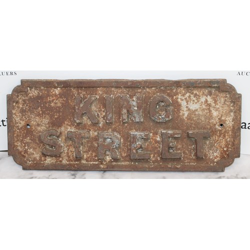 256 - Vintage Cast Metal Street Sign - KING STREET
Dimensions 60cm x 23cm
COLLECTION ONLY