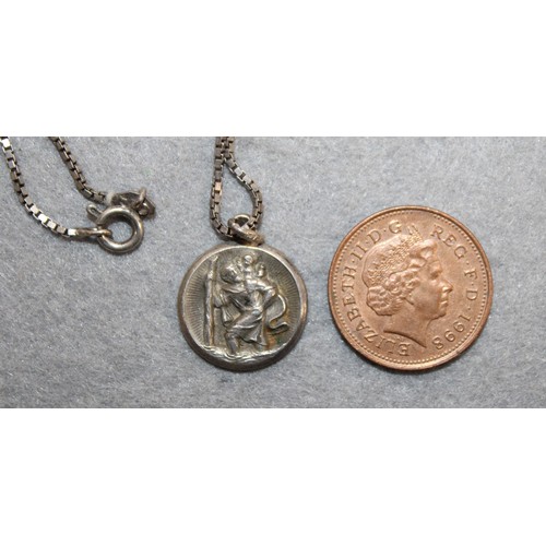 538 - Silver 925 Necklace & St Christopher