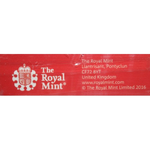 488 - 2 x Collectable Royal Mint £5 Commemorative Coin Packs (One Sealed) In Memory Of D- Day