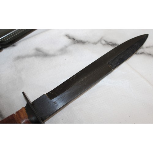 108 - 1 x Hunting Knife ( In A Sheath) L: 29cm
COLLECTION ONLY PROOF OF ID NEEDED (MUST BE OVER 8)