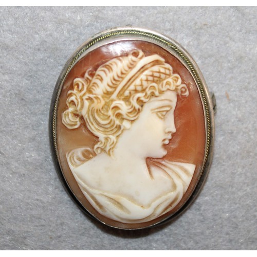 582 - Stamped 800 Silver Cameo Brooch/Pendant