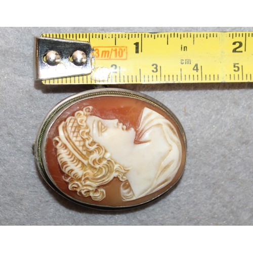 582 - Stamped 800 Silver Cameo Brooch/Pendant