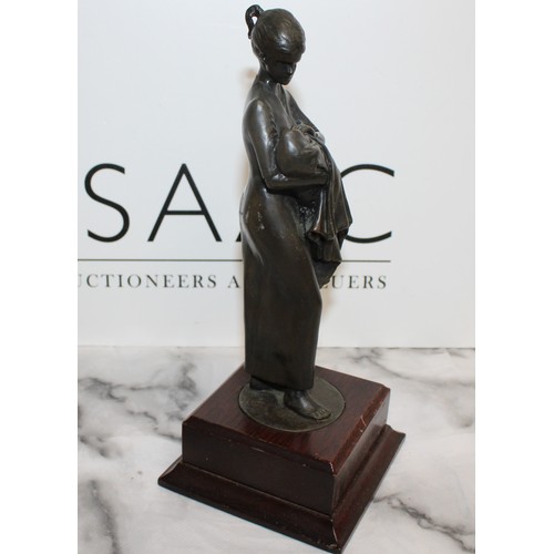 34 - A Collectable Bronzed Statue Of A Lady Nursing A Baby H:24cm