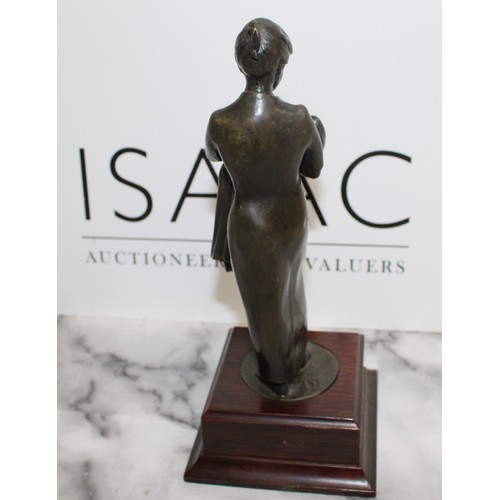 34 - A Collectable Bronzed Statue Of A Lady Nursing A Baby H:24cm