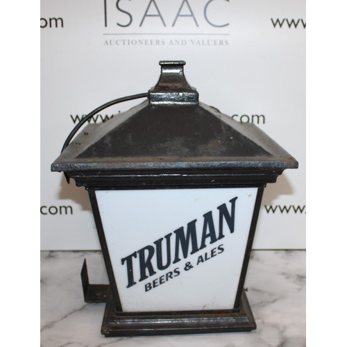 236 - Truman Beers & Ales Pub Light Base 22.5 x 22.5cm/Height 27cm/Top 30 x 30cm 

Collection Only