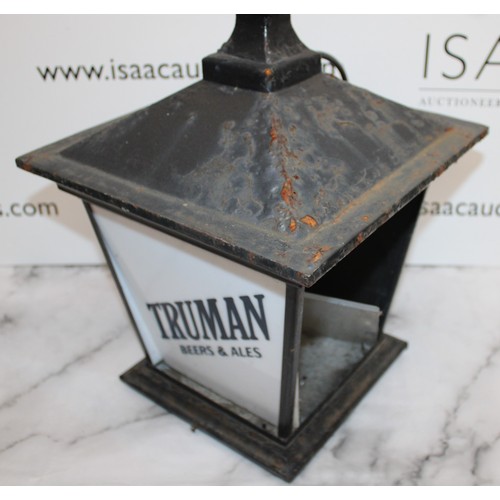 236 - Truman Beers & Ales Pub Light Base 22.5 x 22.5cm/Height 27cm/Top 30 x 30cm 

Collection Only