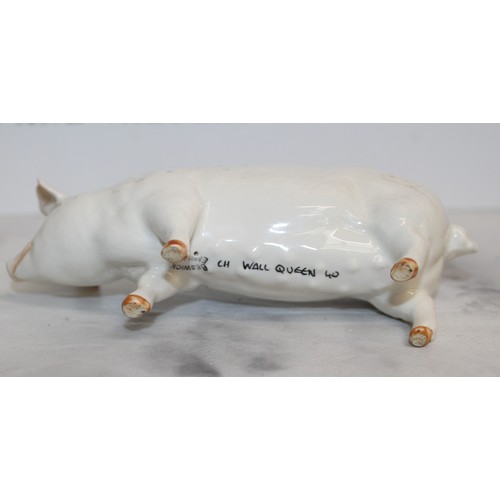 117 - 2 x Beswick Pigs (Boar And Sow) 
Length 17cm
Collection Only