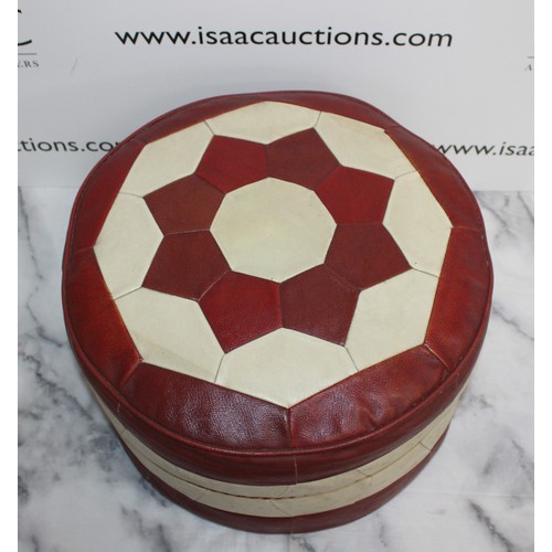 265 - Vintage Retro Leather Foot Pouffe/Stall 
Dimensions 40cm x 40cm x24cm