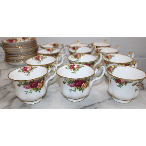 215 - Quantity Of Royal Albert Old Country Roses Items 

12 Tea Cups
12 Saucers
12 Side Plates
1 Sugar Bow... 