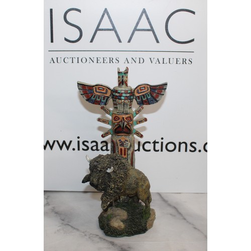 130 - Resin 2 x Indian Chief And Warrior Figures, Wolf Dreamcatcher, Totem Pole, Feathered Soul Mate Ornam... 