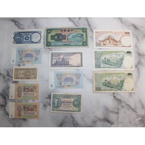 362 - A Selection of Collectable Bank Notes Inc: China, Malaysia, Brunei Etc