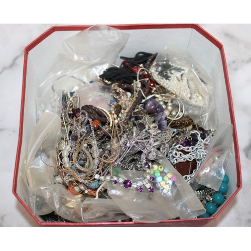 506 - Quantity Of Mixed Jewellery Items Etc In A Box