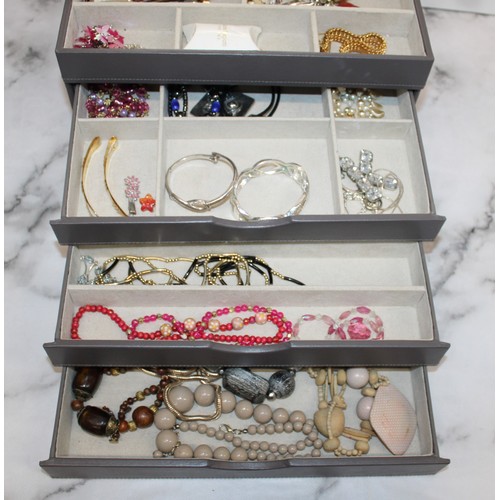 508 - Jewellery Box Containing Mixed Items