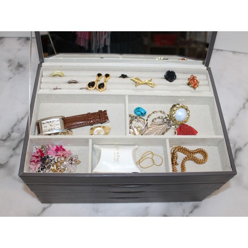 508 - Jewellery Box Containing Mixed Items