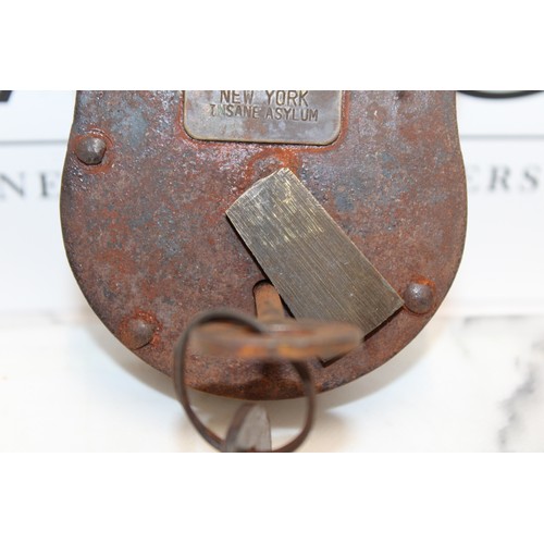 147 - Heavy Old Lock & Key Property Of NEW YORK INSANE ASYLUM In Working Condition 16.5CM