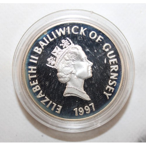 372 - Cased 1997 Bailiwick Of Guernsey Silver Five Pounds Coin