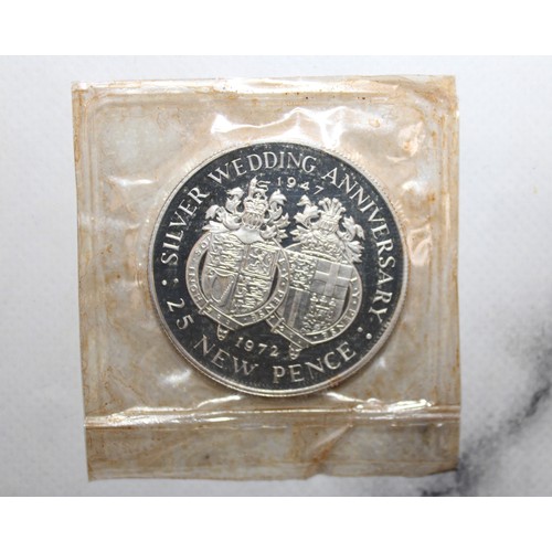 590 - Boxed Silver Royal Mint 1972 Gibraltar Silver Wedding Anniversary 25 New Pence Coin Sealed In Pack