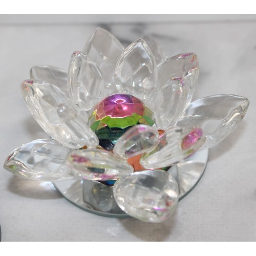 159 - A Selection Of Collectable Miniature Swarovski Ornaments Tallest:4cm Inc Mirrored Plates
COLLECTION ... 