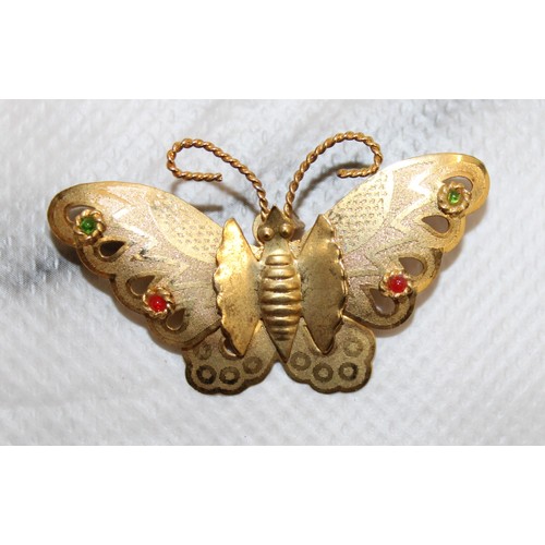 510 - Decorative Gold Tonned Butterfly Brooch/Pendant