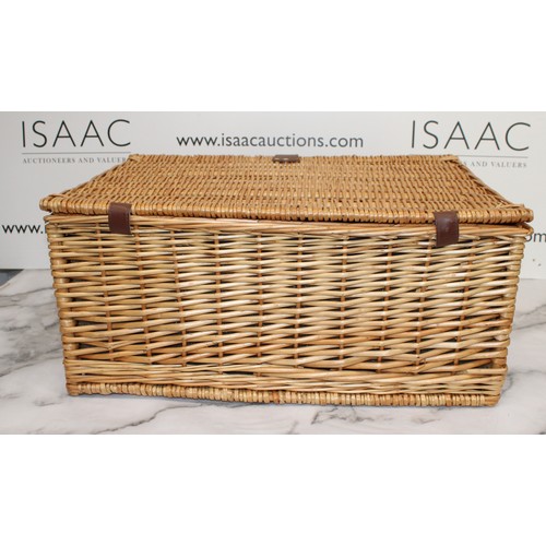 173 - A Collectable Sandringham Hamper case With Some Contents L:56.5cm W:39cm H:26cm