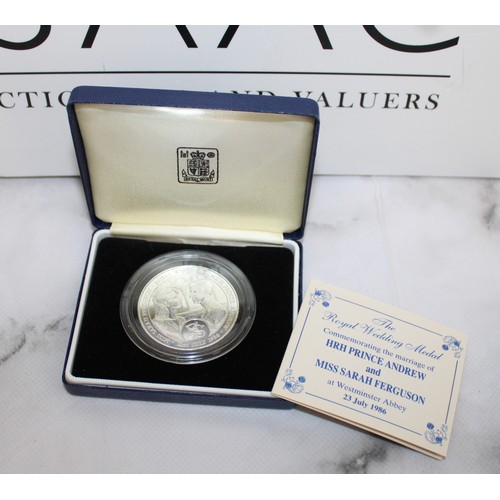 415 - Boxed Royal Mint Royal Wedding 23 July 1986 Medal Silver 37g