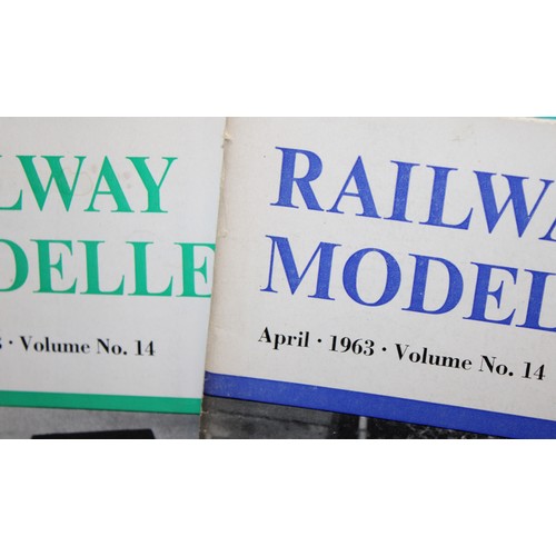 979 - A Large Quantity Of Model Railway Accessories Inc: Video's, Buildings ,Magazines Etc In Various Cond... 