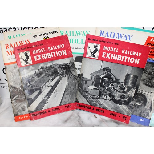 979 - A Large Quantity Of Model Railway Accessories Inc: Video's, Buildings ,Magazines Etc In Various Cond... 