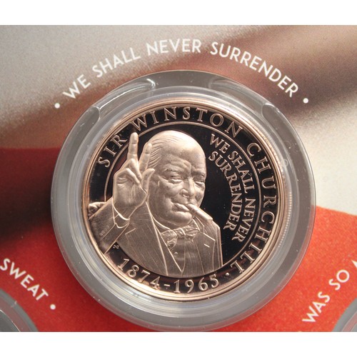 980 - 2 x Commemorative Collectable Coins Inc: Sir Winston Churchill 'Never Surrender' Limited Edition Cro... 