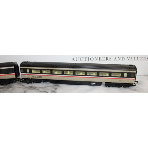 982 - 2 x Collectable Engines And 2 x Carriages By Hornby