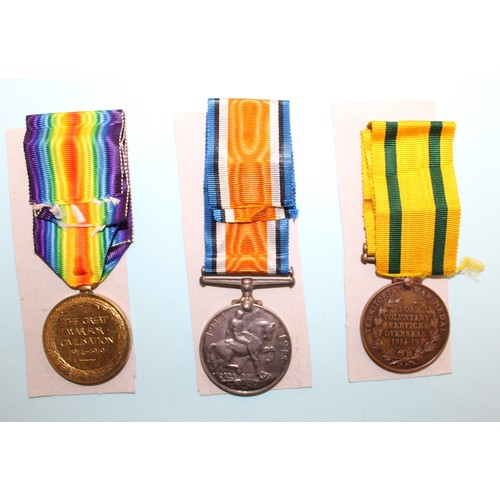 585 - WWI Trio of Medals - Awarded to 1906 PTE C T SAUNDERS  - 11-LOND R.

VICTORY MEDAL
BRITISH WAR MEDAL... 