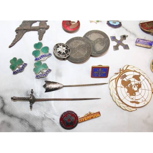 61 - Collection Of Collectable Items Inc- Badges/Miniature Guns/Buckle Belt Etc