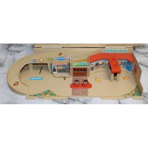 980 - Hot Wheels Service Centre Toy/Garage