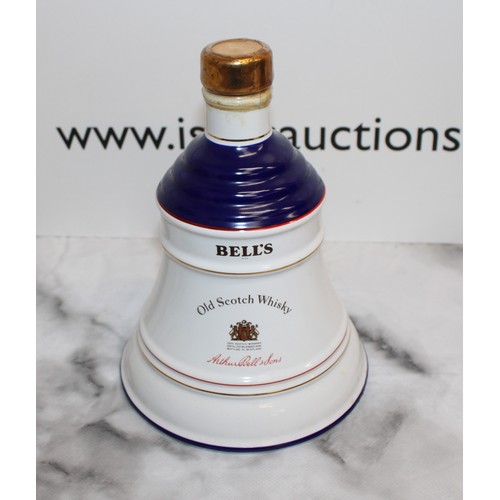 9 - A Collectable Boxed Wade Porcelain Royal Decanter Bell's Whisky To Commemorate The Birthday Of Princ... 