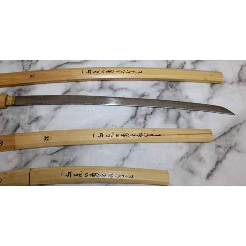 252 - Replica Japanese Suicide Knifes In Scabbards
Collection Only And Proof Of Age With I.D On Collection