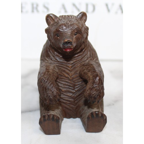 289 - Carved Black Forest Bear
Height 7.5cm