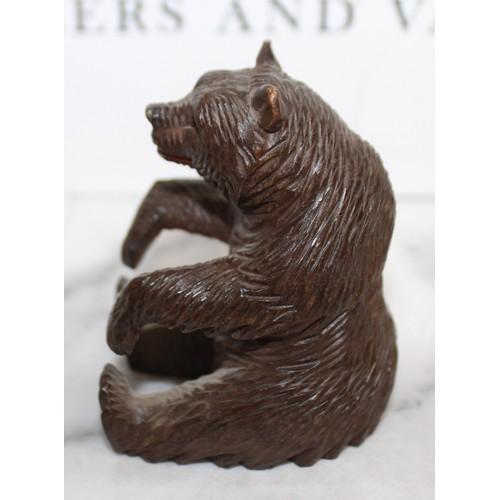 289 - Carved Black Forest Bear
Height 7.5cm