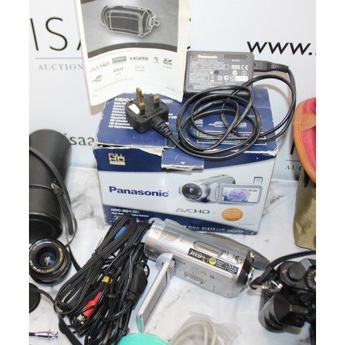 191 - A Selection Of Boxed/Cased Cameras/Lenses/Video Camera Etc As Seen Untested