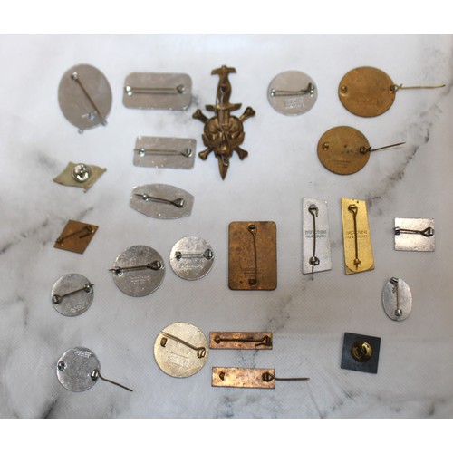 217 - A Selection Of Collectable Vintage Badges