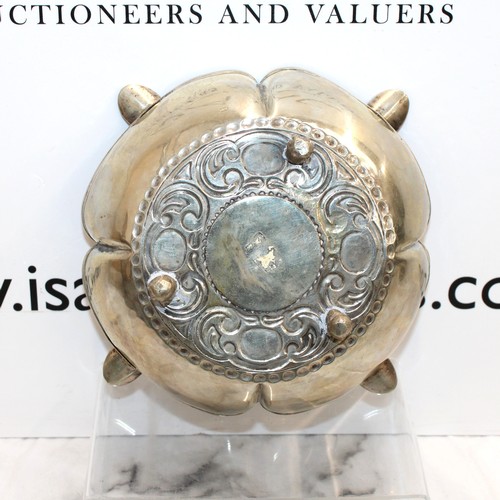 99 - Ferdinand Rex Spanish Brass Ashtray With Cabochons And central Medal Of 8 Reais Ferdinando VI Diamet... 
