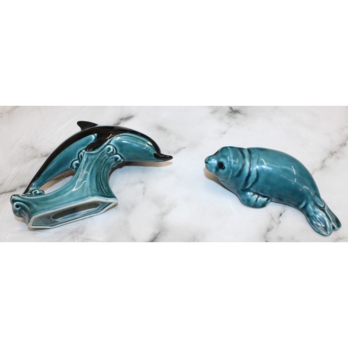 195 - 5 x Vintage Poole Pottery Figurines Inc: Three Sitting Cats, A Dolphin And A Seal Tallest: 17cm All ... 